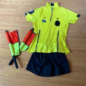 Soccer Referee uniform set PLUS FLAGS